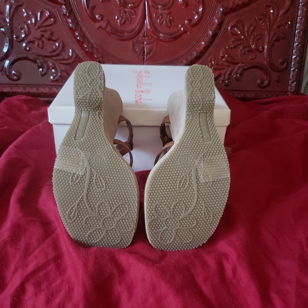 Gabriella Rocha Wedge Sandals - Picture 3 of 4